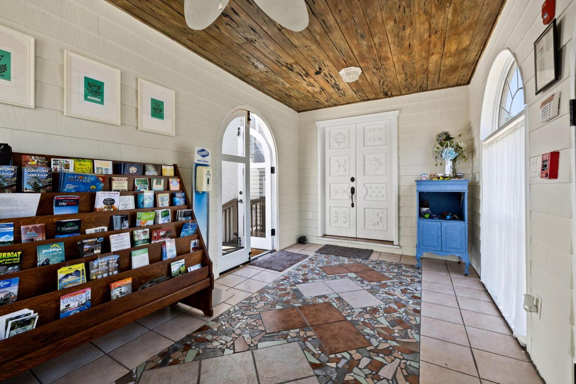 The Kenwood Gables Bed and Breakfast Αγία Πετρούπολη Εξωτερικό φωτογραφία