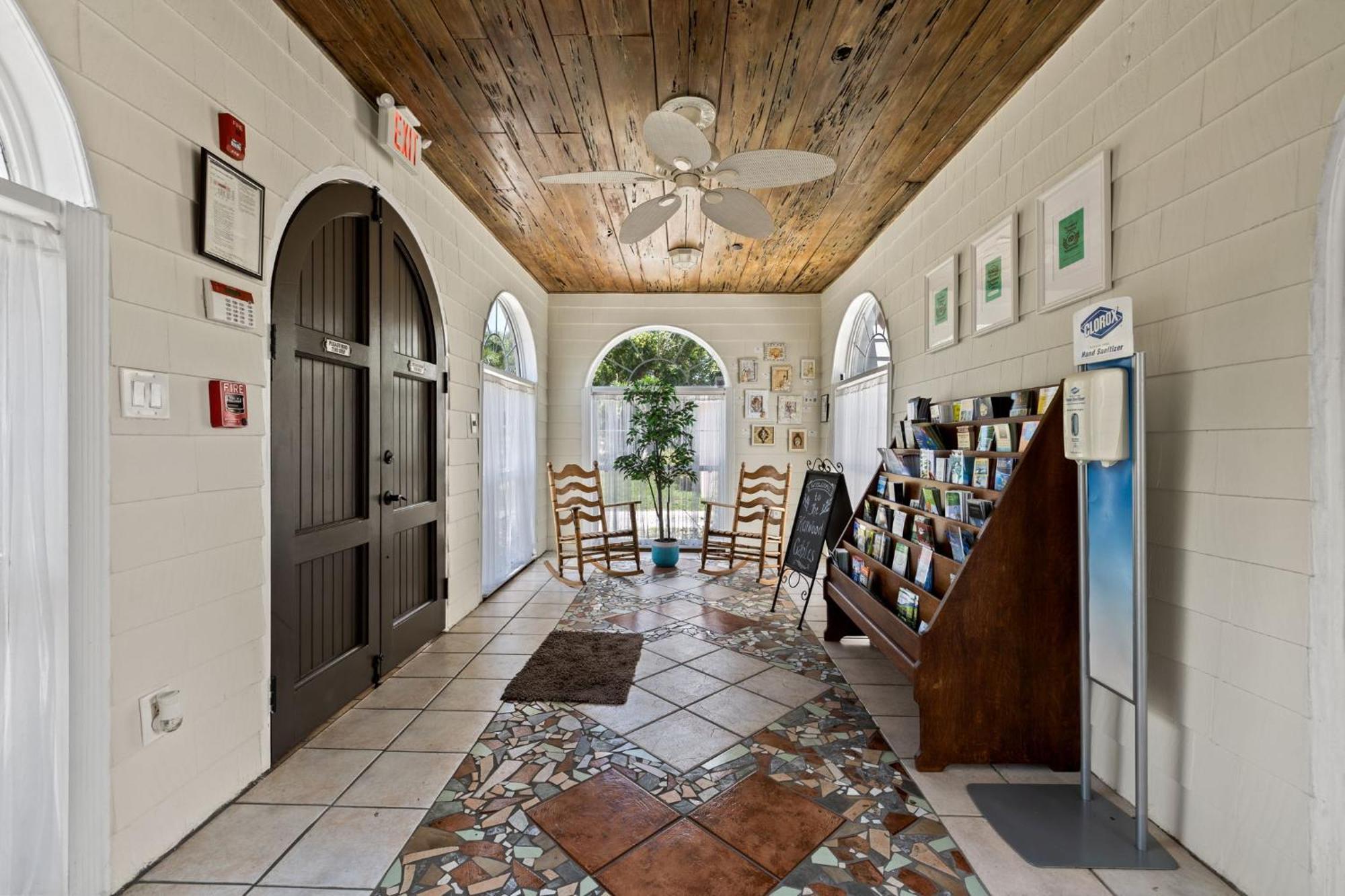 The Kenwood Gables Bed and Breakfast Αγία Πετρούπολη Εξωτερικό φωτογραφία