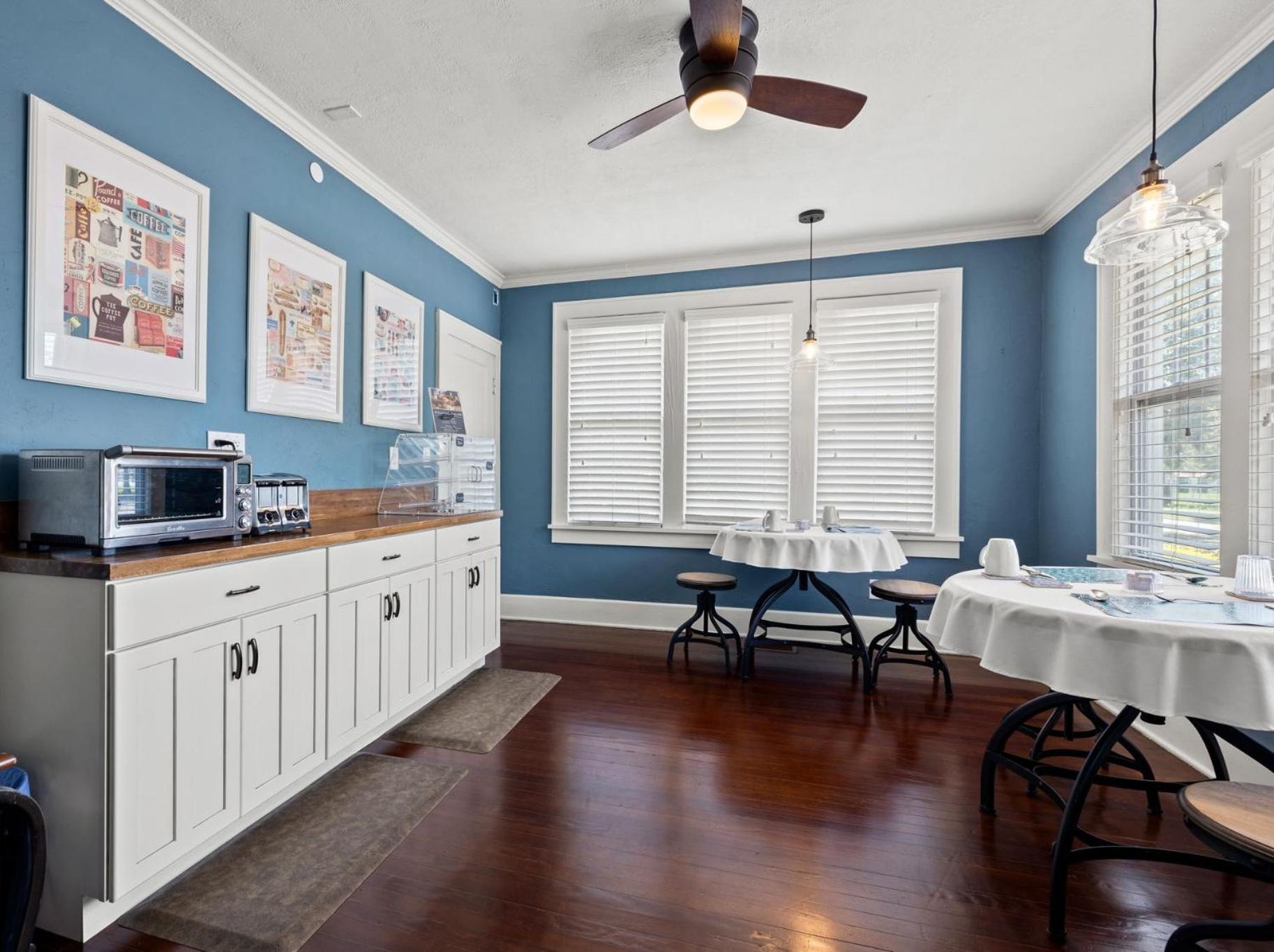 The Kenwood Gables Bed and Breakfast Αγία Πετρούπολη Εξωτερικό φωτογραφία