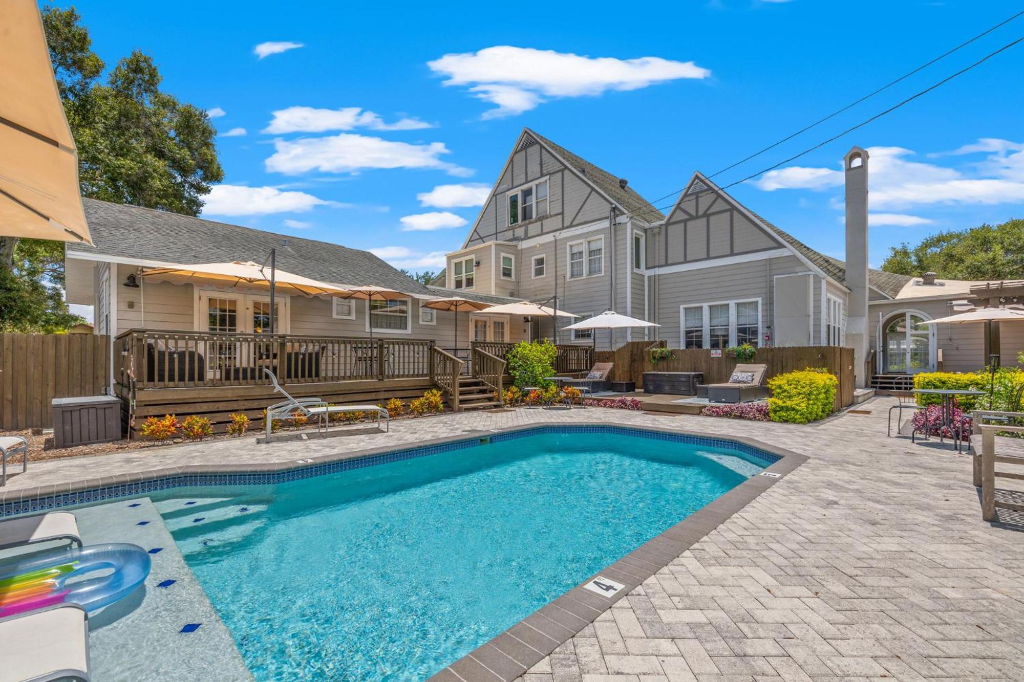 The Kenwood Gables Bed and Breakfast Αγία Πετρούπολη Εξωτερικό φωτογραφία
