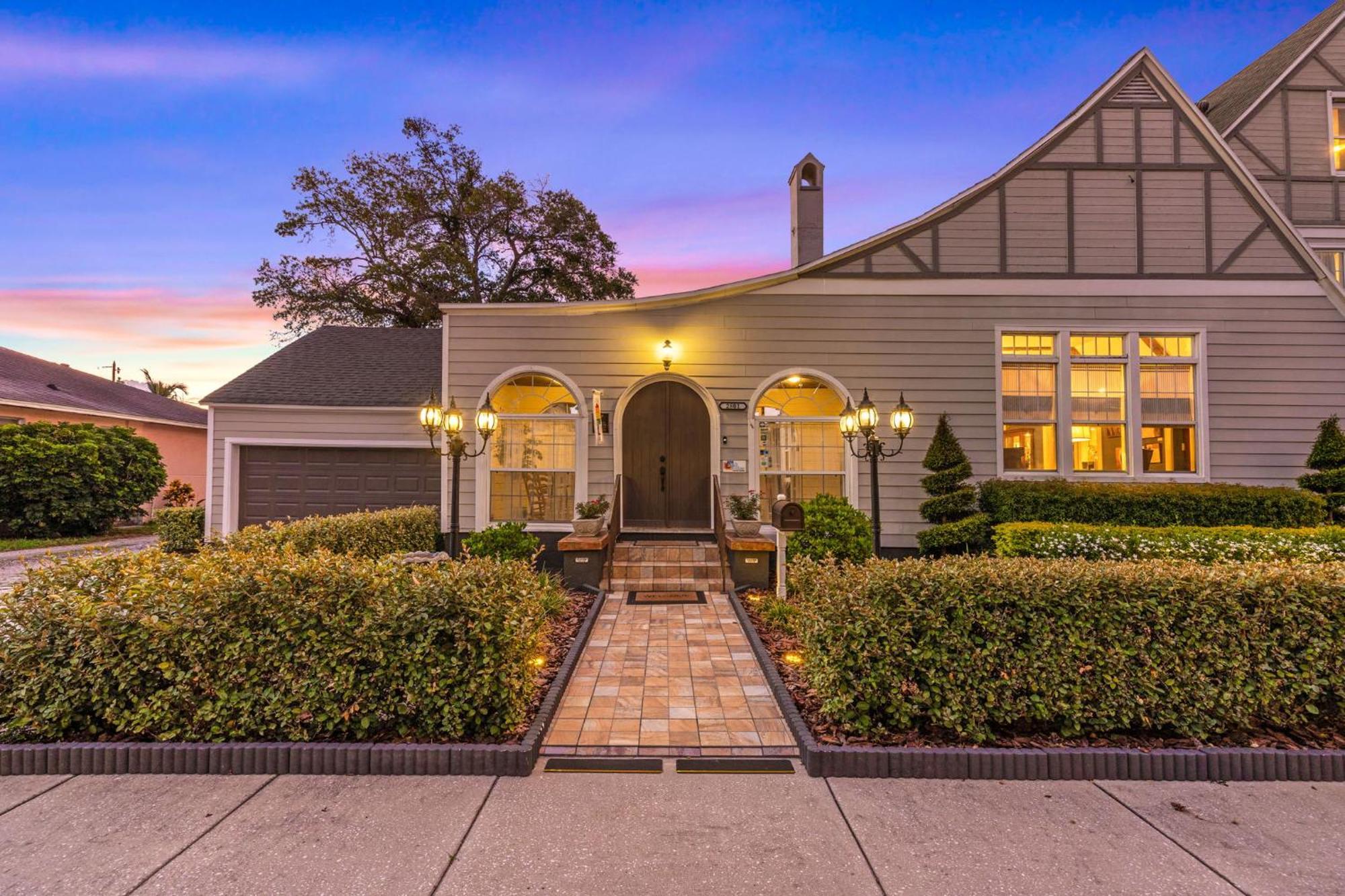 The Kenwood Gables Bed and Breakfast Αγία Πετρούπολη Εξωτερικό φωτογραφία