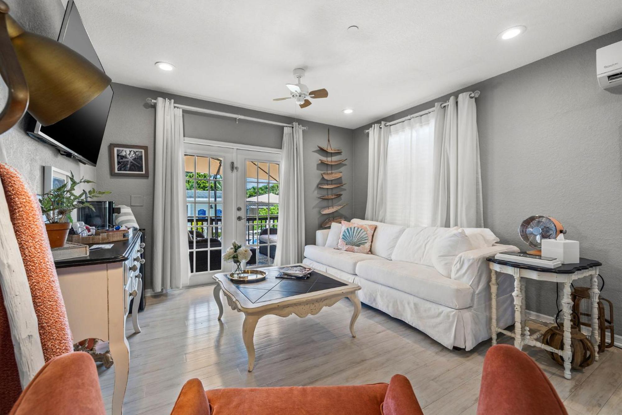 The Kenwood Gables Bed and Breakfast Αγία Πετρούπολη Εξωτερικό φωτογραφία